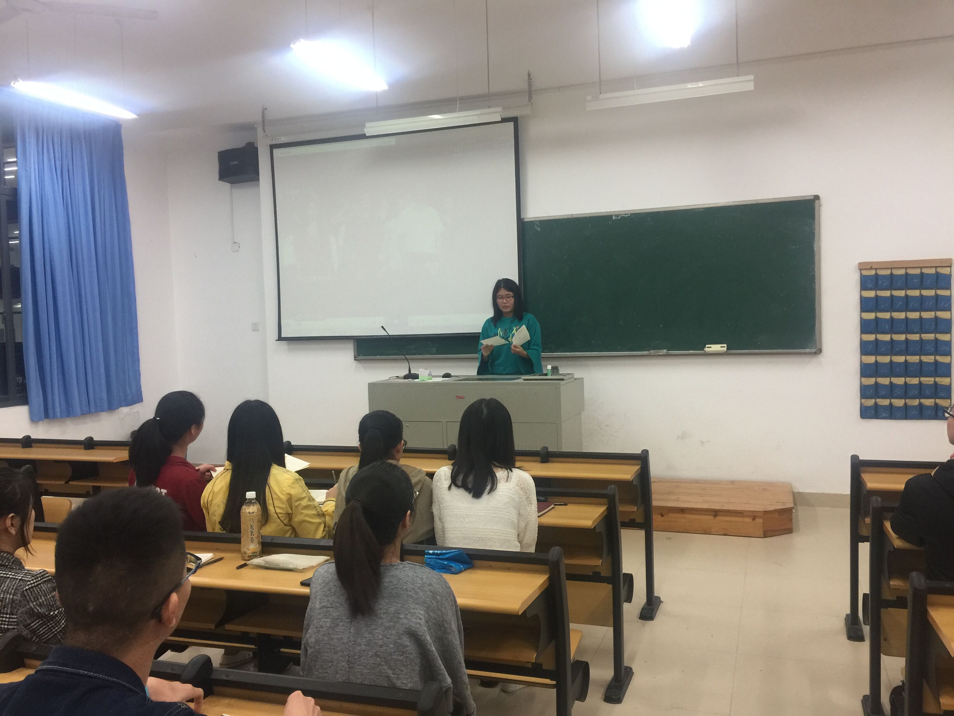 建筑学院第二党支部召开《榜样3》主题学习会