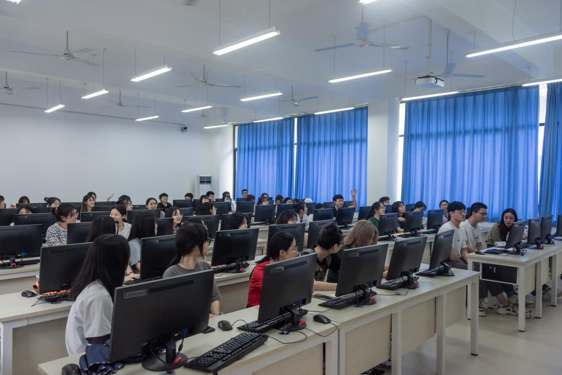 应用科学与工程学院举办“我为师生办实事”学习能力提升类系列分享会（一）考研专题