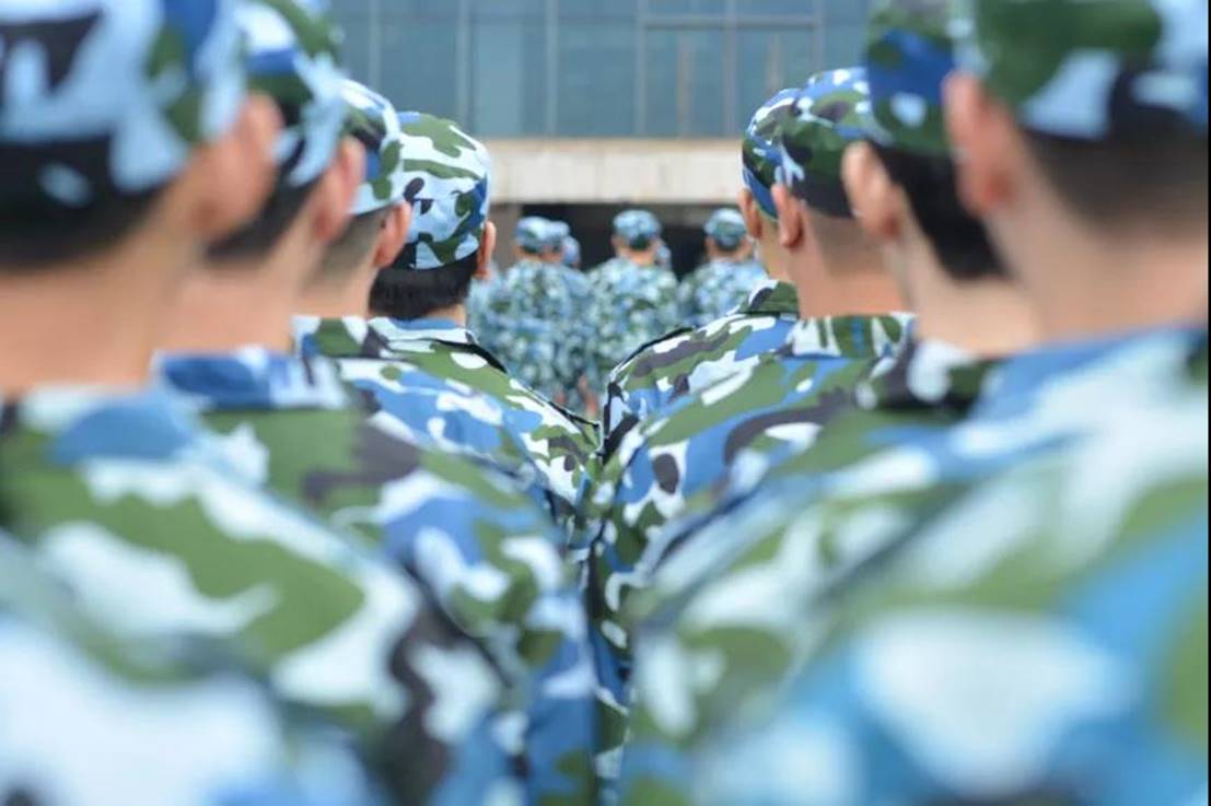 萌新军训季|赴一场热血之旅，燃一颗赤子之心