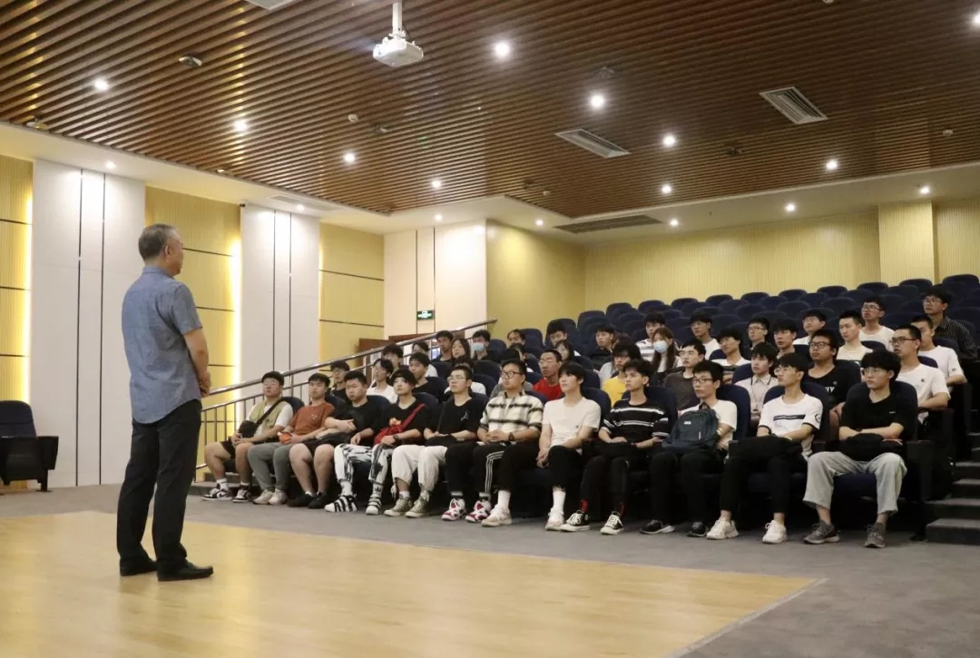 应用科学与工程学院2020级建筑电气与智能化专业开展专业认识性实习教学活动