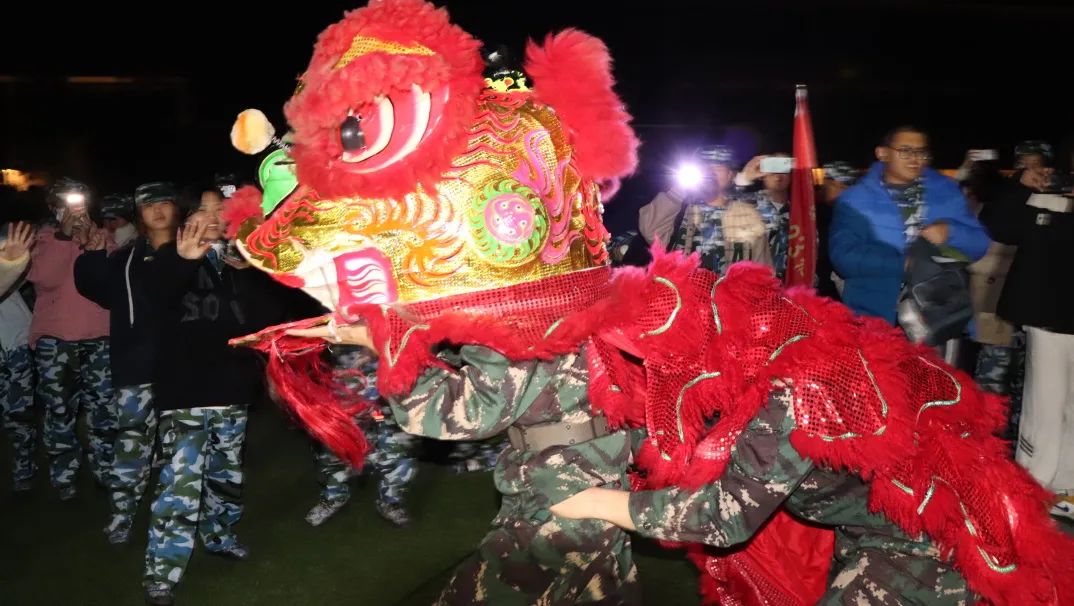 军训日志｜不畏骄阳锐志昂，严守纪律共担当