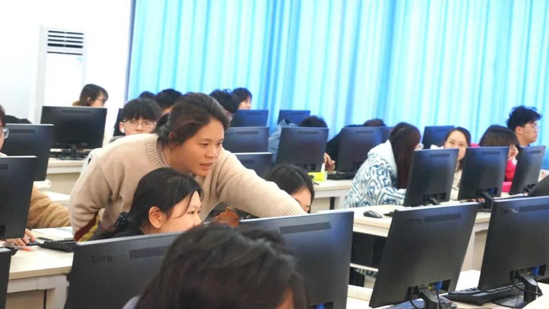 赴春天之约 绽巾帼芳华 | 致建工学院每一个闪闪发光的“她”